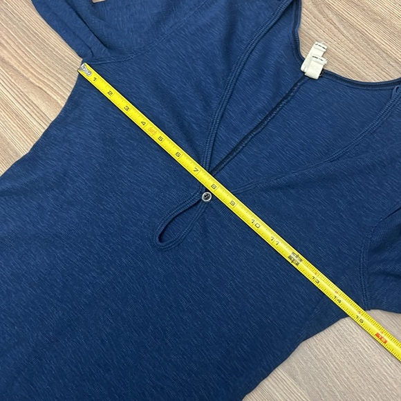 We The Free Free People Ribbed Navy Blue Tate Keyhole Long Sleeve Tee Medium - Picture 4 of 8